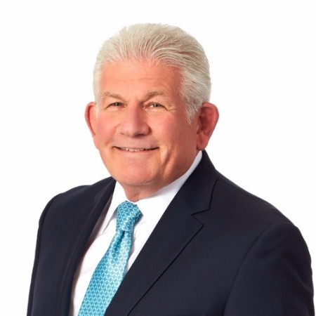 Wallace Fingerett