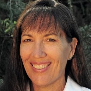 Kelly Lynch
