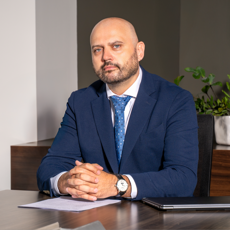 Oleg Cross
